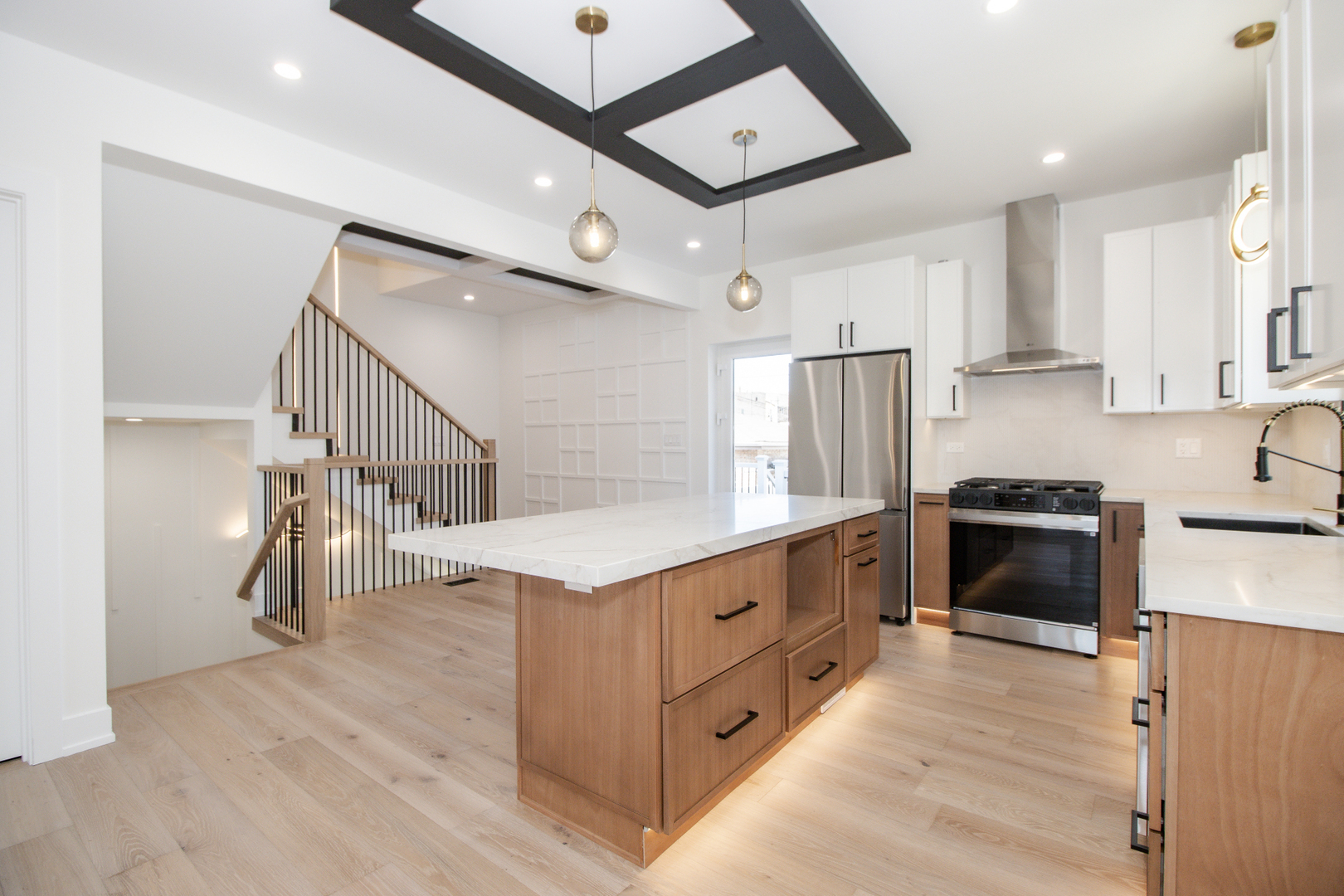 5818 W Dakin Street, Chicago, IL 60634