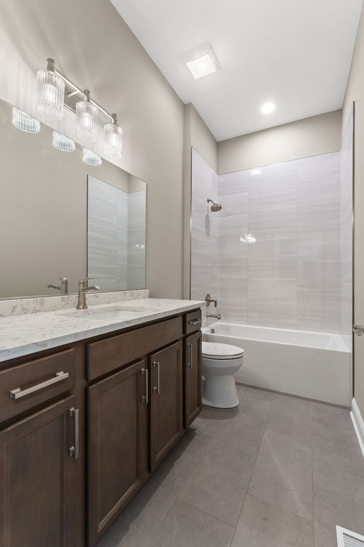 11289 Tuscany Lane, Lemont, IL 60439