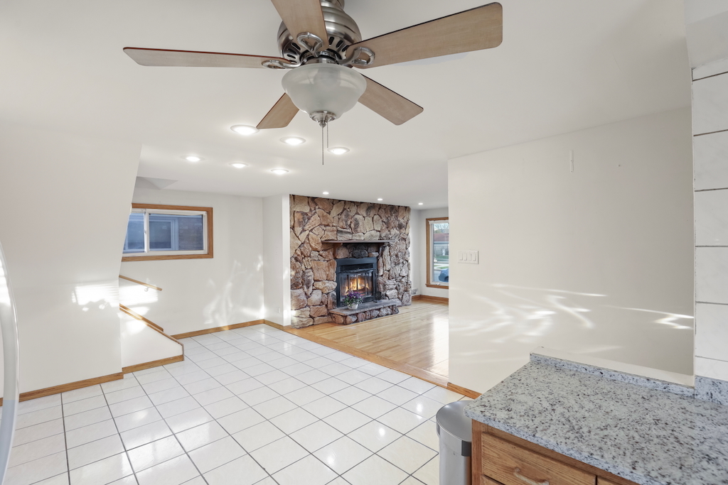 5858 W 60th Street, Chicago, IL 60638