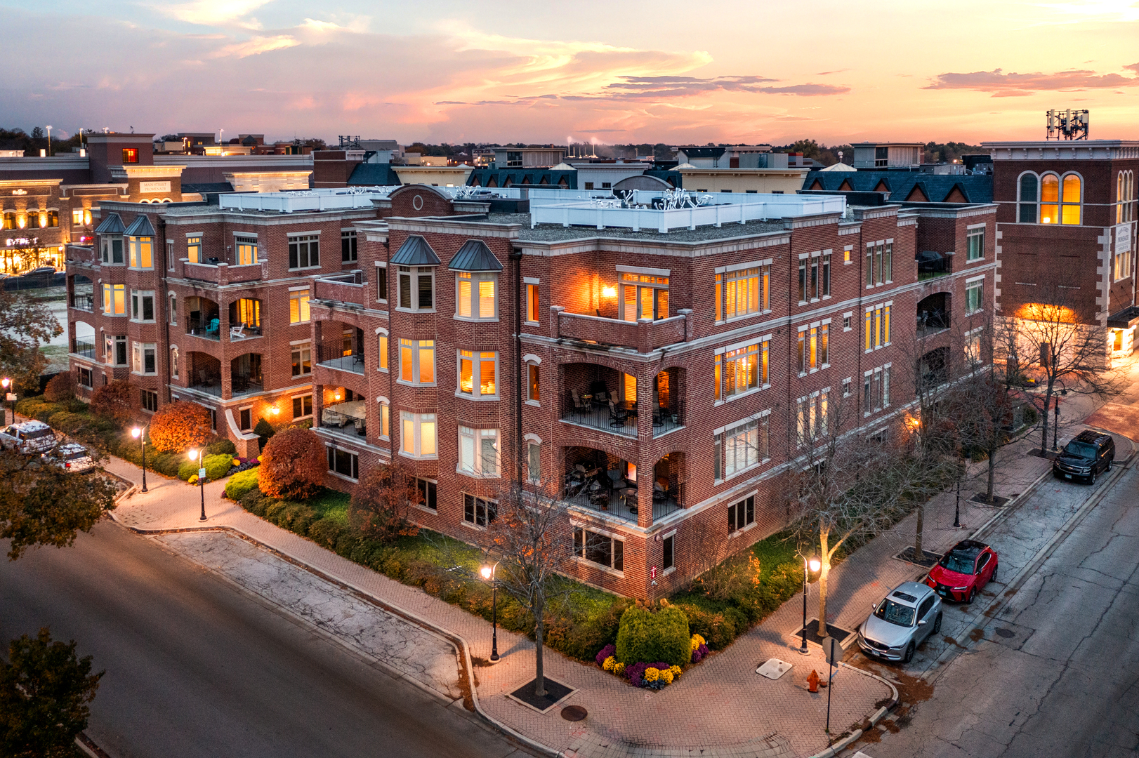 180 W BENTON Avenue #203, Naperville, IL 60540