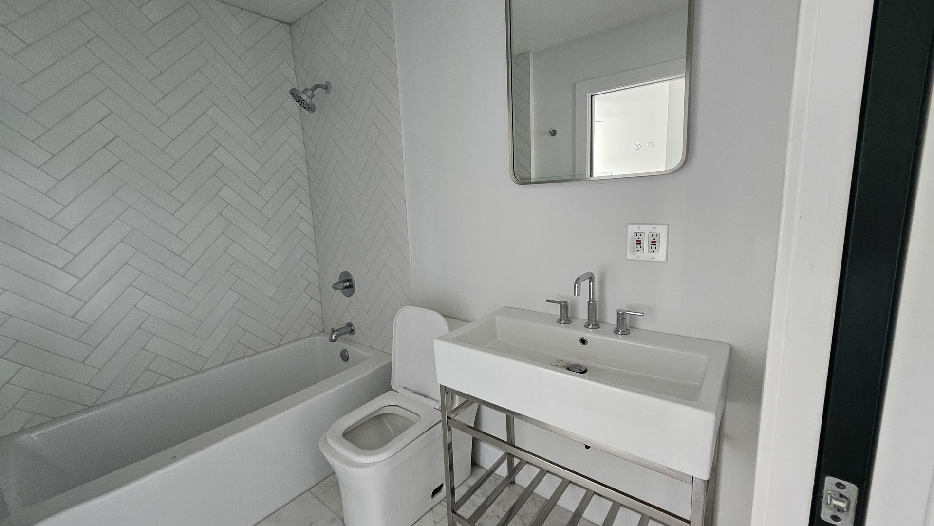 558 Escanaba Avenue, Calumet City, IL 60409