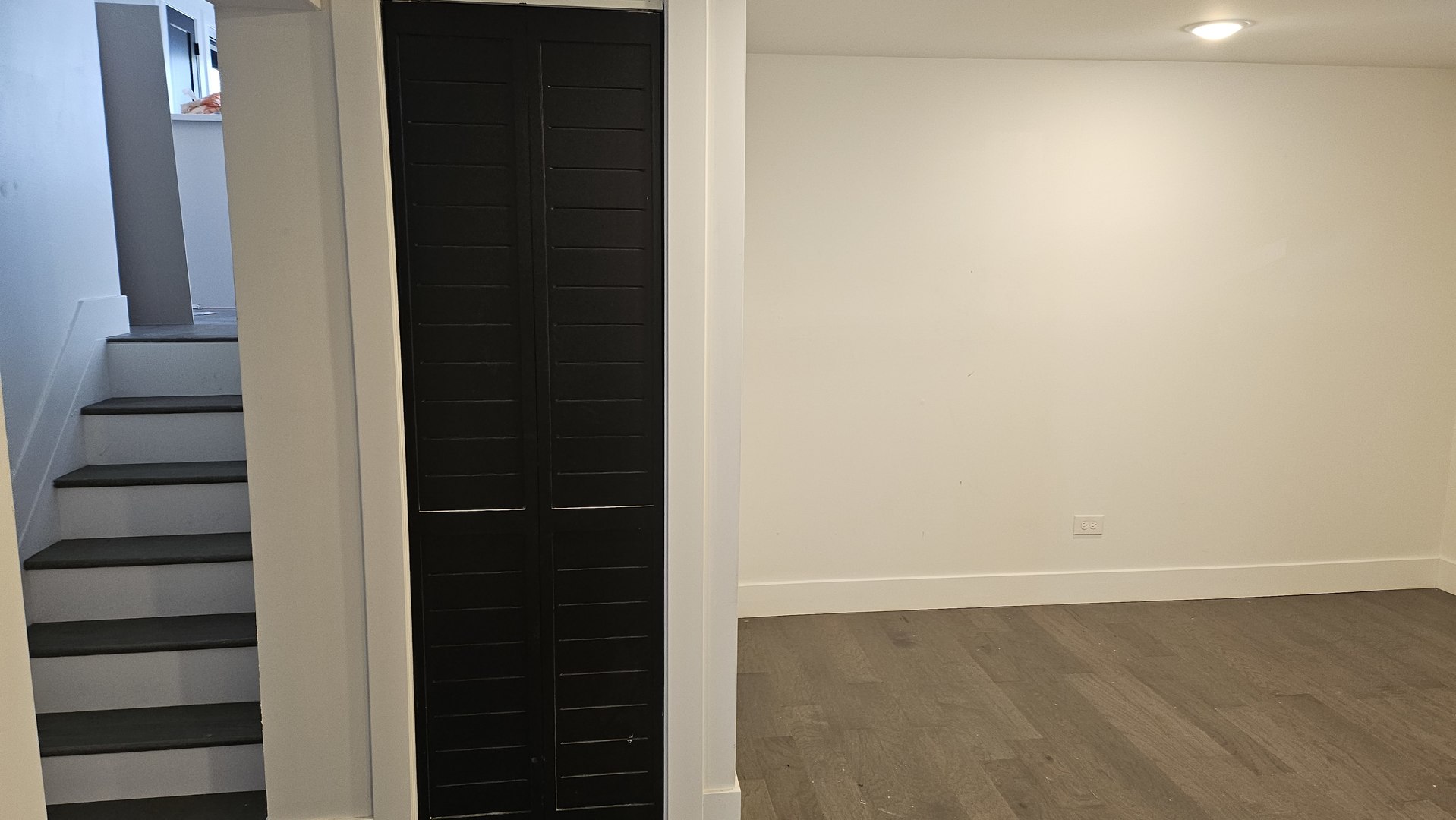 558 Escanaba Avenue, Calumet City, IL 60409