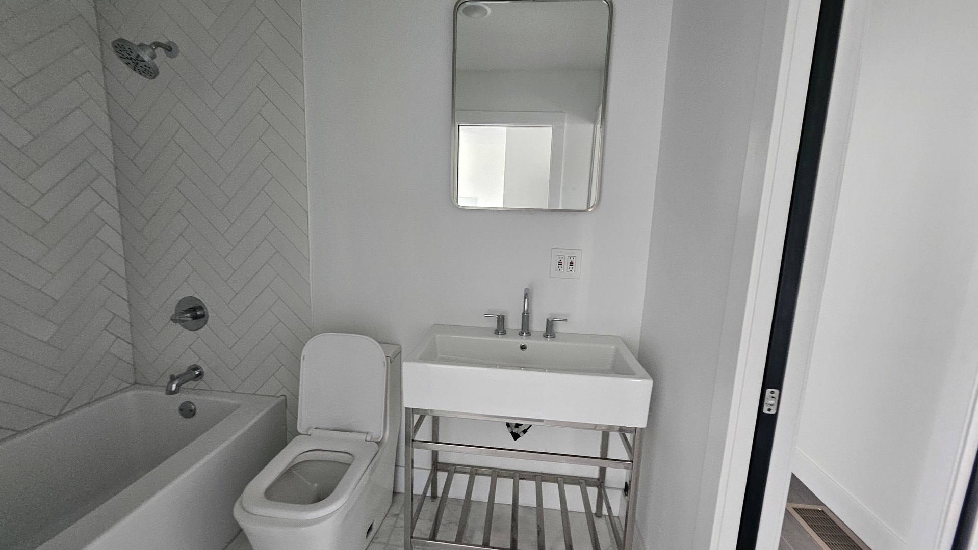 558 Escanaba Avenue, Calumet City, IL 60409