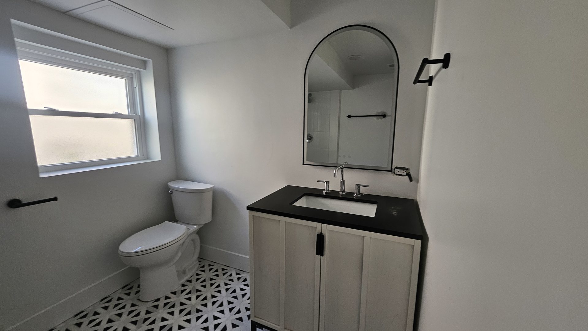 558 Escanaba Avenue, Calumet City, IL 60409