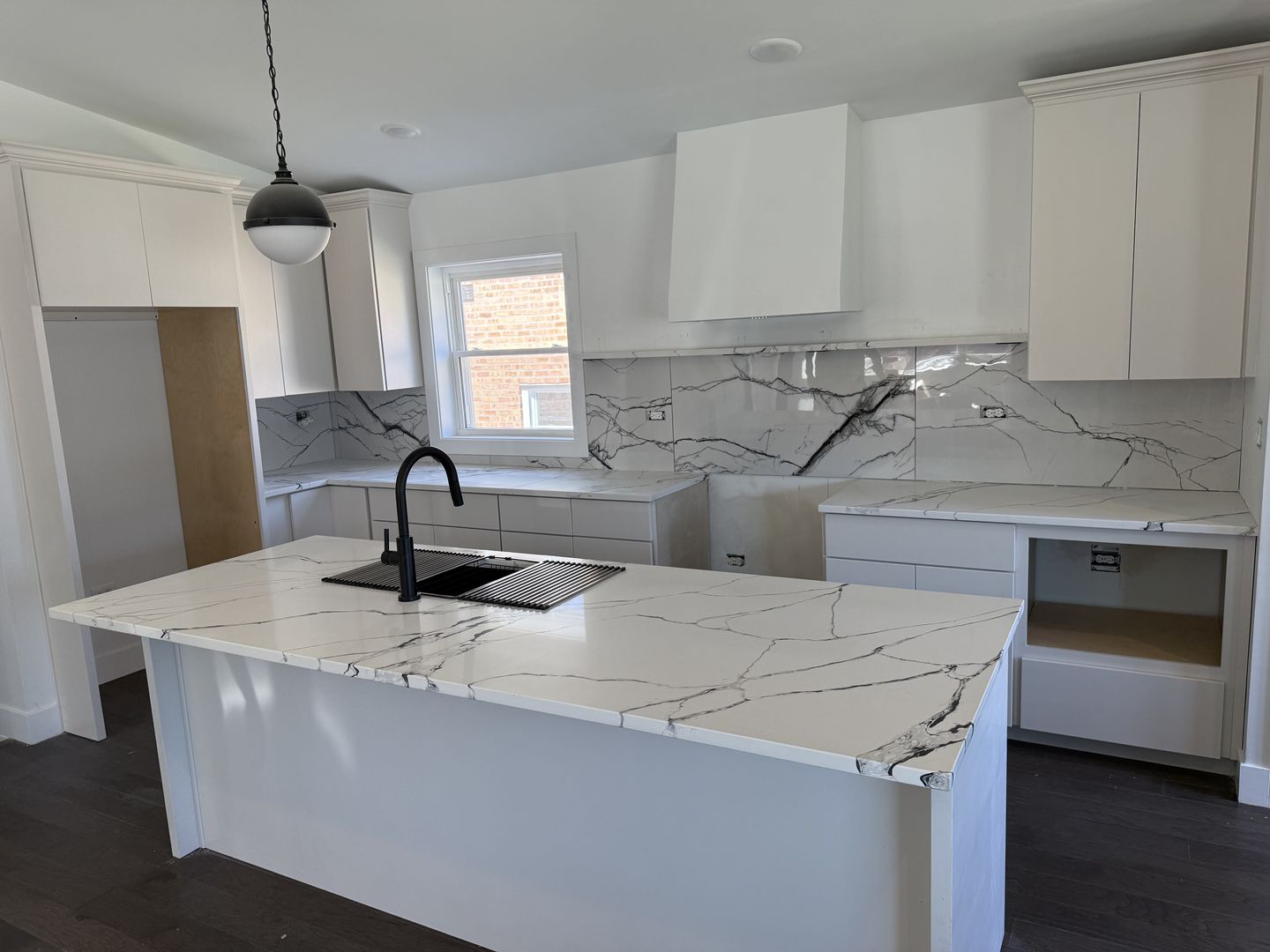 558 Escanaba Avenue, Calumet City, IL 60409