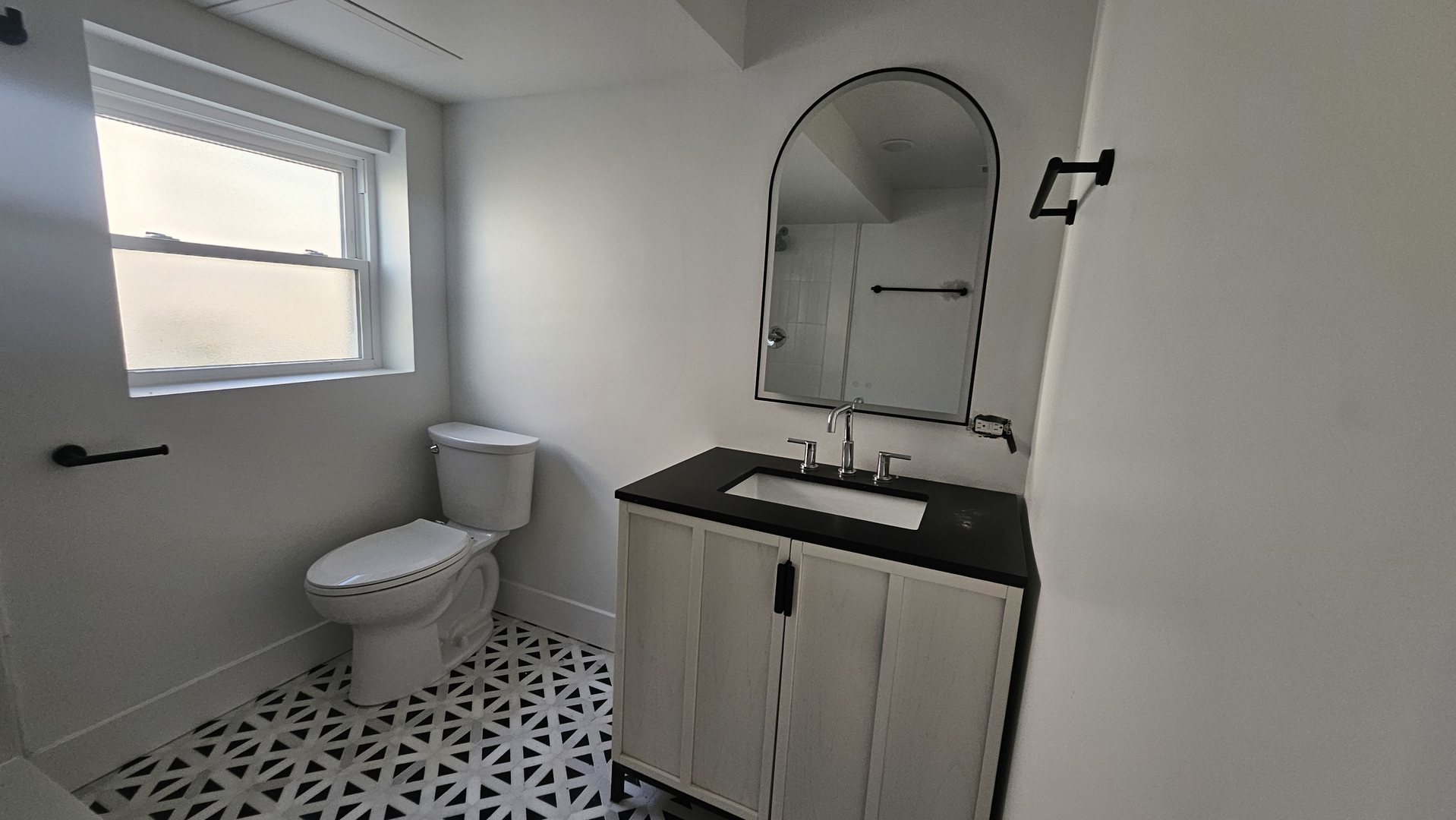 558 Escanaba Avenue, Calumet City, IL 60409