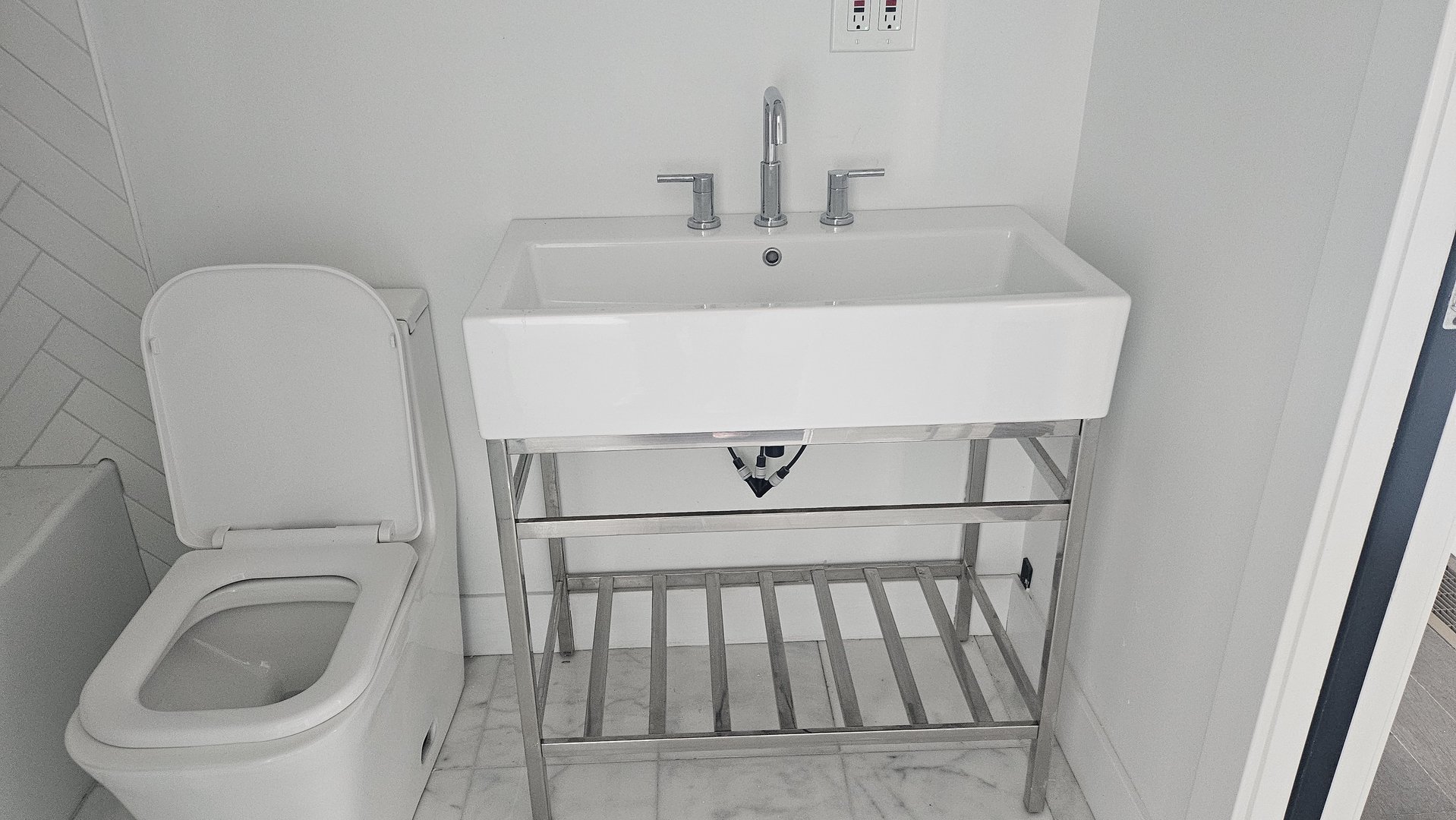 558 Escanaba Avenue, Calumet City, IL 60409