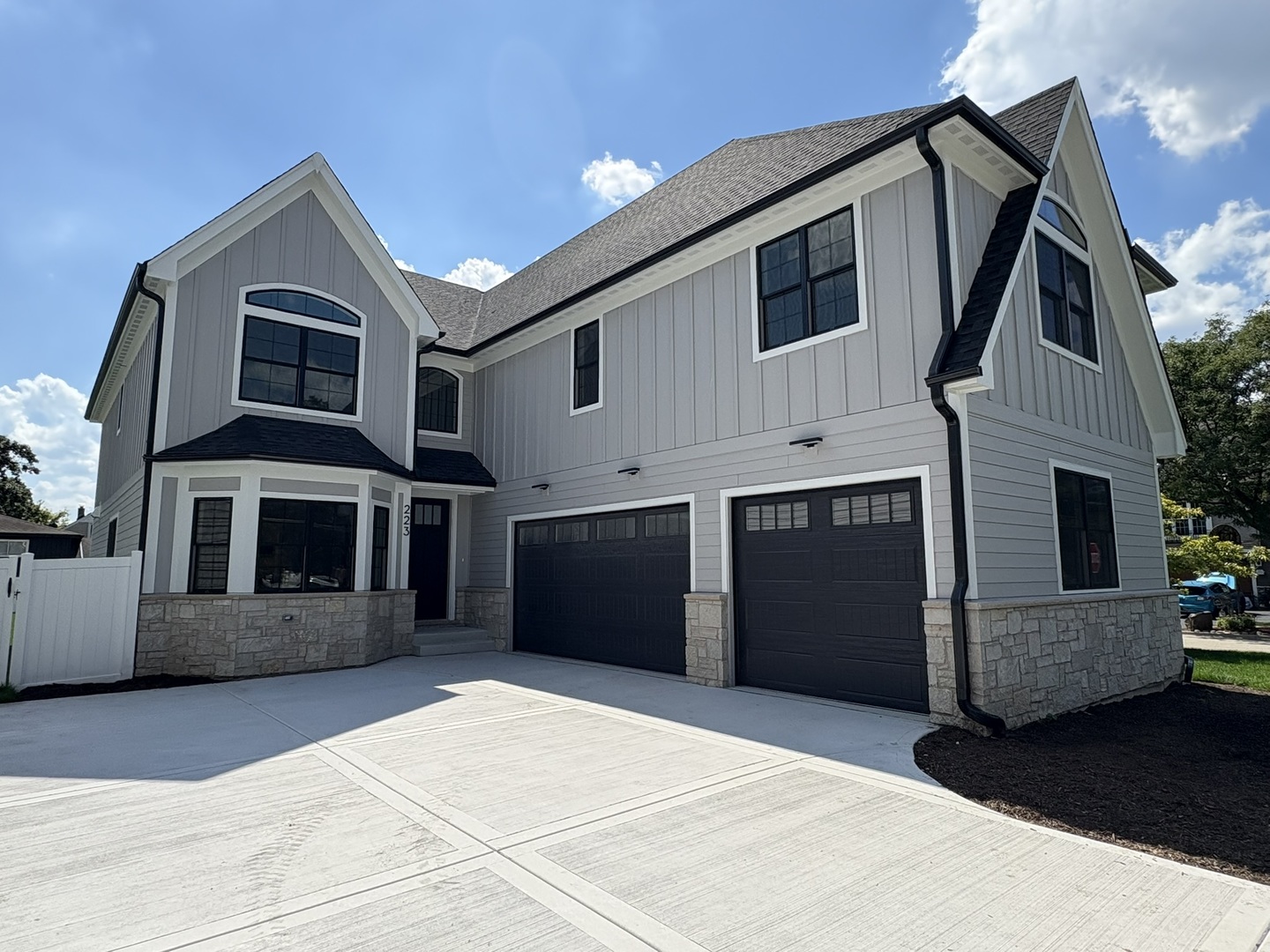 223 N Bonnie Brae Avenue, Elmhurst, IL 60126