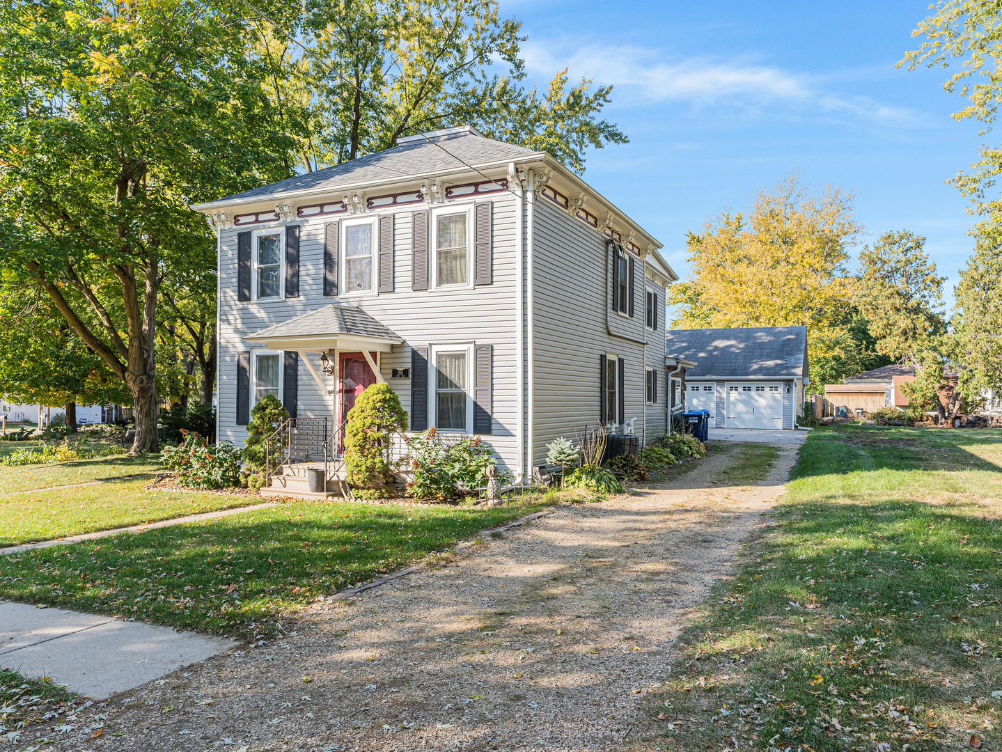 208 Babcock Street, Elburn, IL 60119