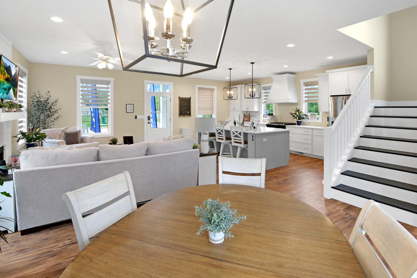 7 Willow Way, Ottawa, IL 61350