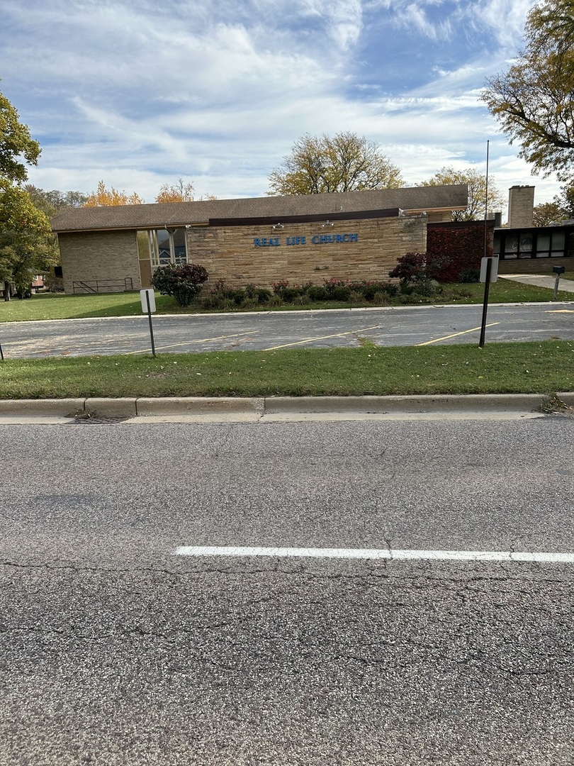 525 N Neltnor Avenue, West Chicago, IL 60185