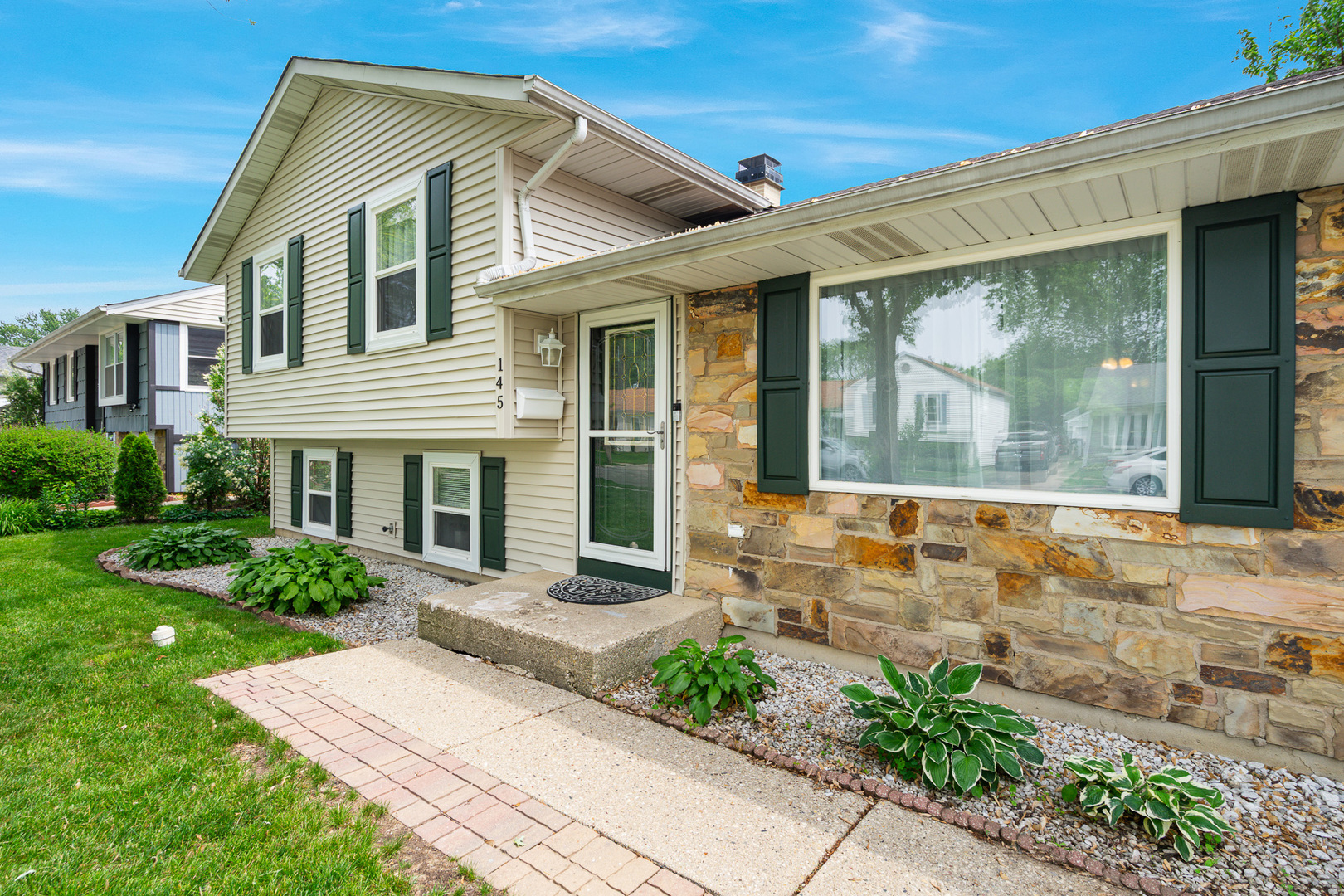 145 W Montana Avenue, Glendale Heights, IL 60139
