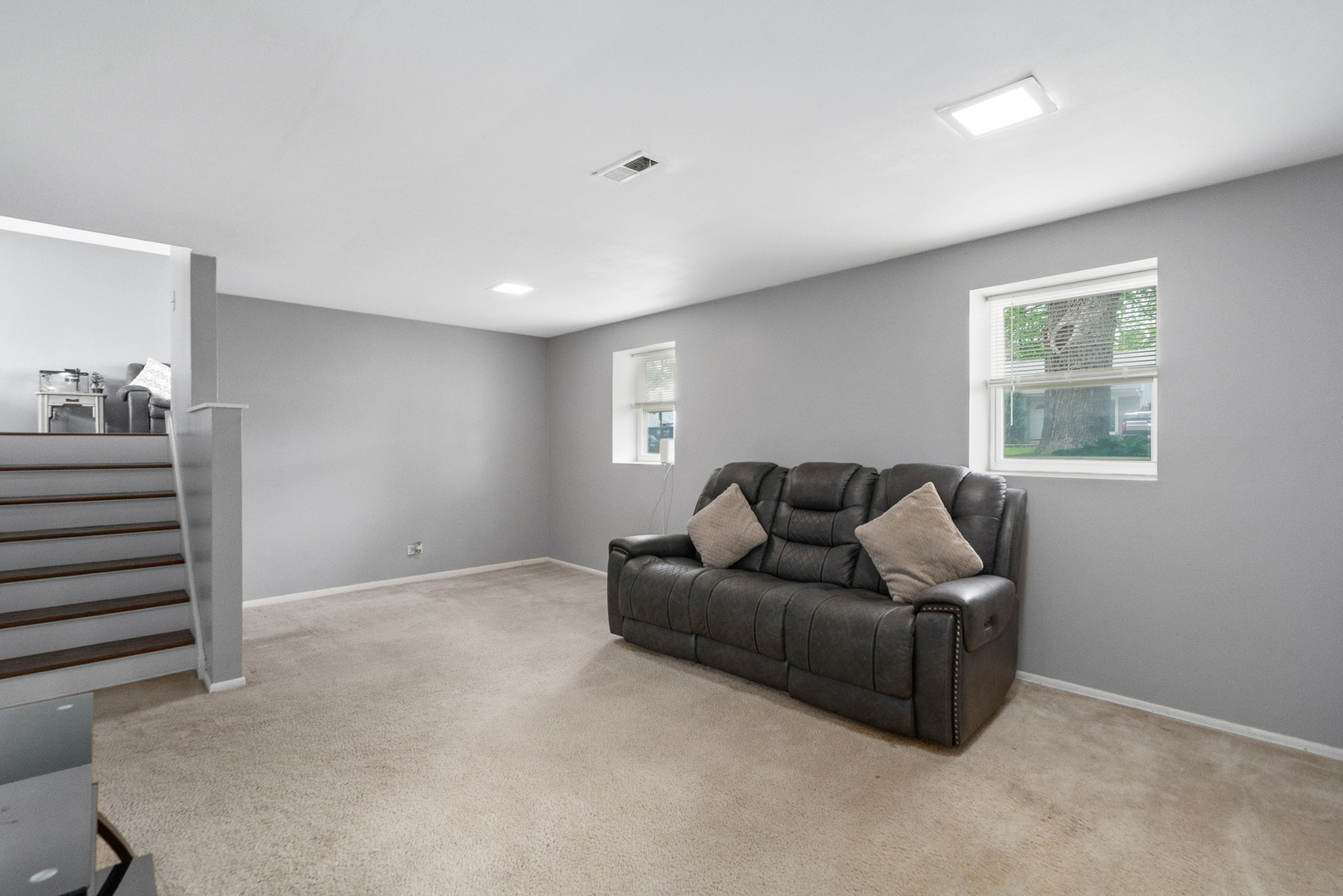 145 W Montana Avenue, Glendale Heights, IL 60139