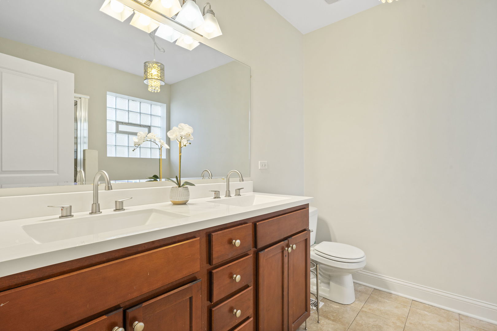 6832 S Cornell Avenue #1, Chicago, IL 60649