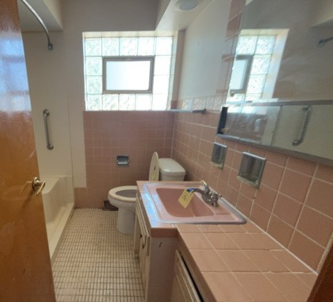 11101 S Ewing Avenue, Chicago, IL 60617