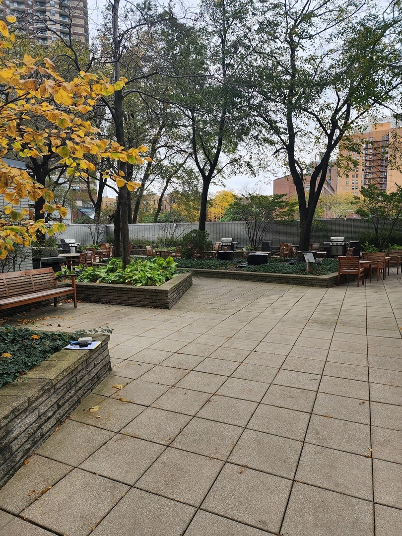 3600 N LAKE SHORE Drive #622, Chicago, IL 60613