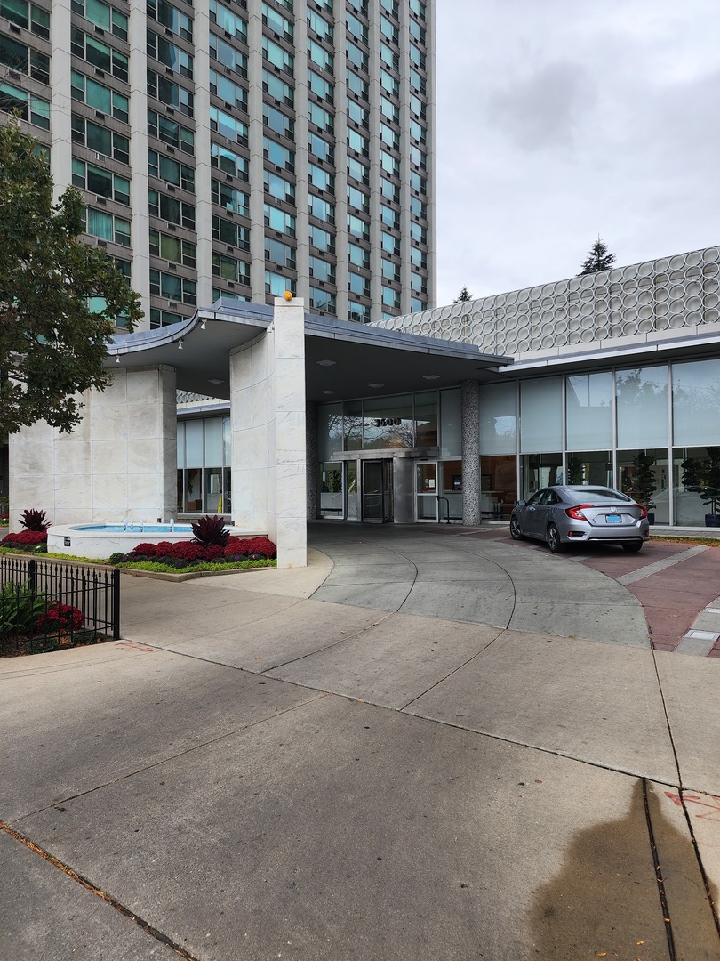 3600 N LAKE SHORE Drive #622, Chicago, IL 60613