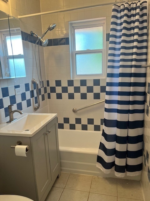 1709 16th Street, North Chicago, IL 60064