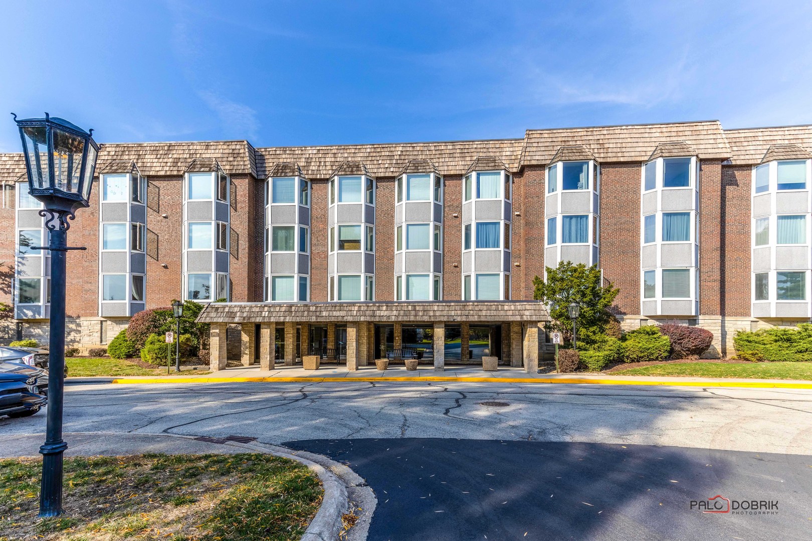 300 THAMES Parkway #2J, Park Ridge, IL 60068