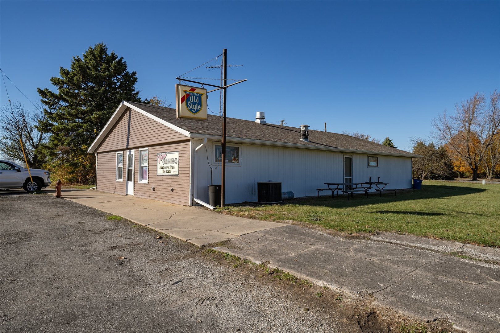 102 Center Street, Campus, IL 60920
