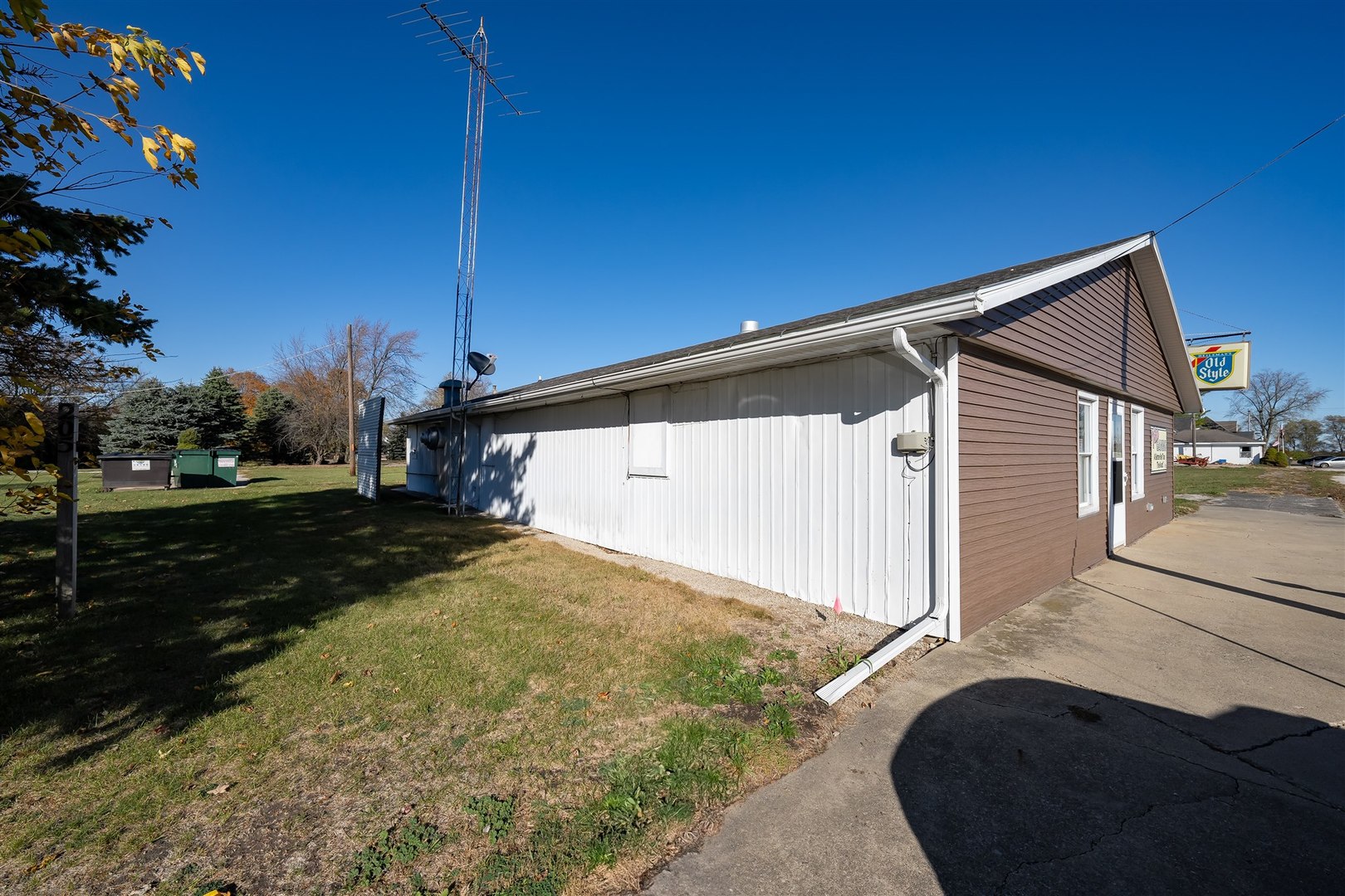 102 Center Street, Campus, IL 60920
