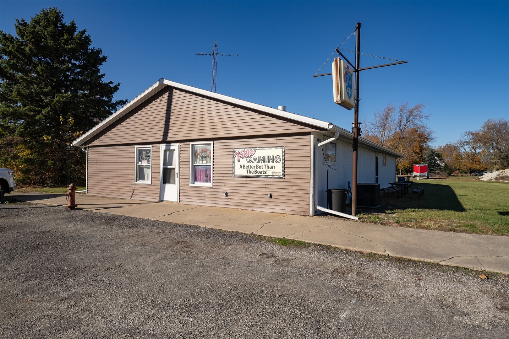 102 Center Street, Campus, IL 60920