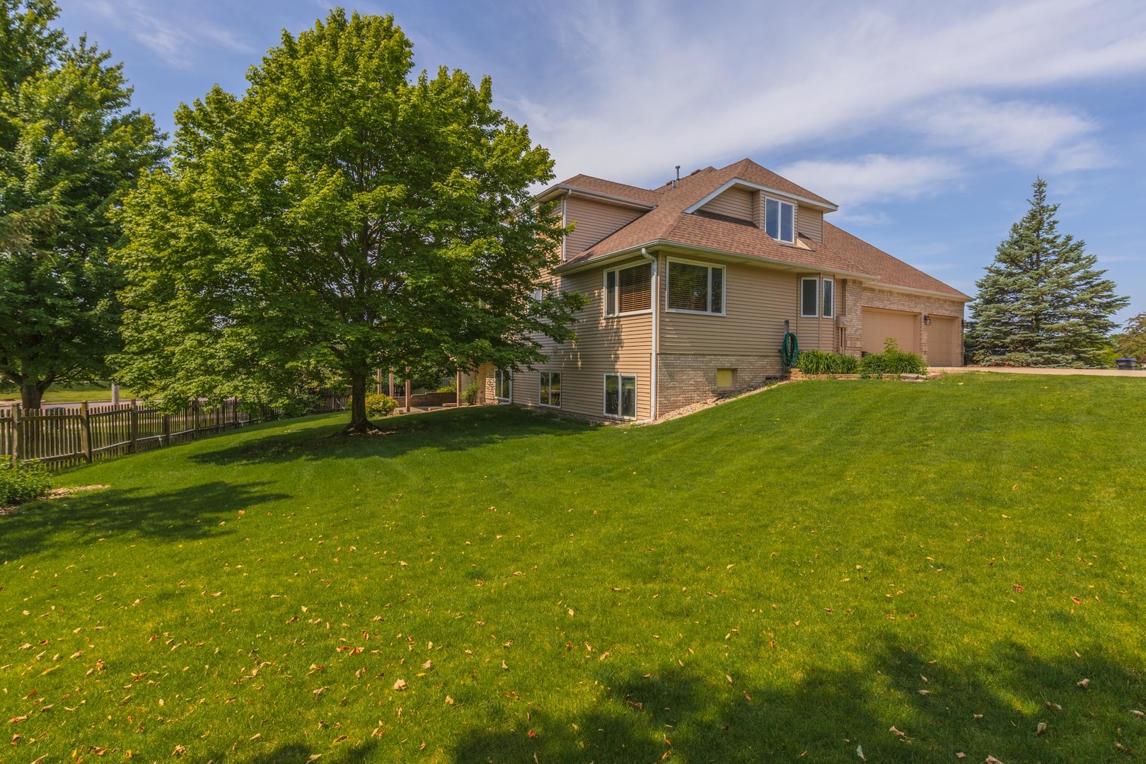 17 Smokey Court, Bloomington, IL 61704