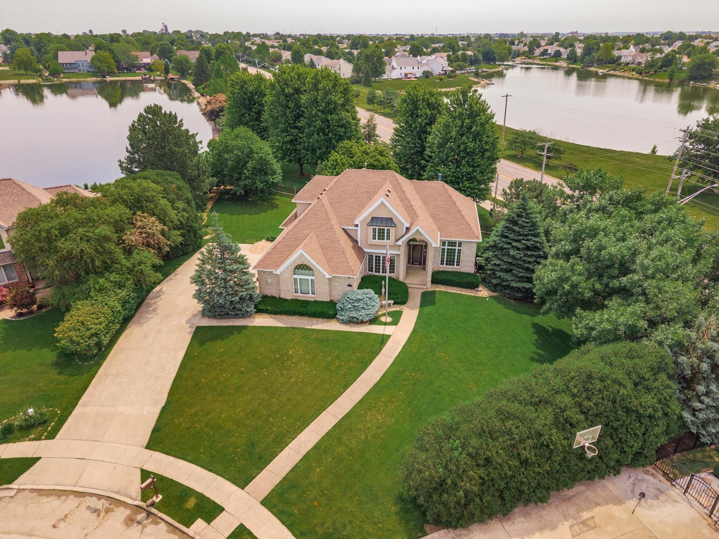 17 Smokey Court, Bloomington, IL 61704