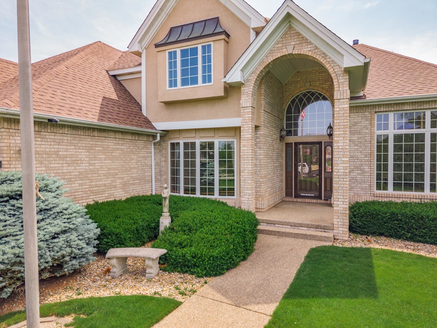 17 Smokey Court, Bloomington, IL 61704