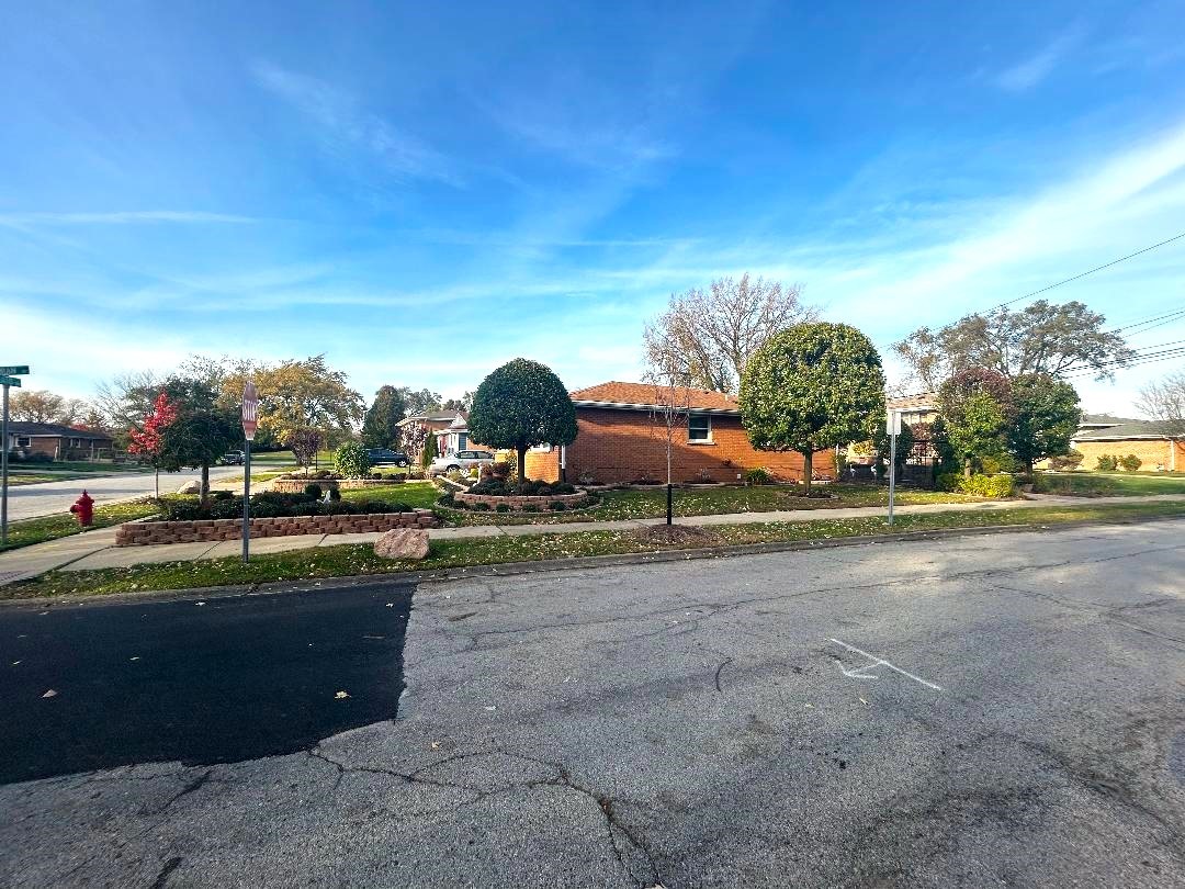 16409 Craig Drive, Oak Forest, IL 60452