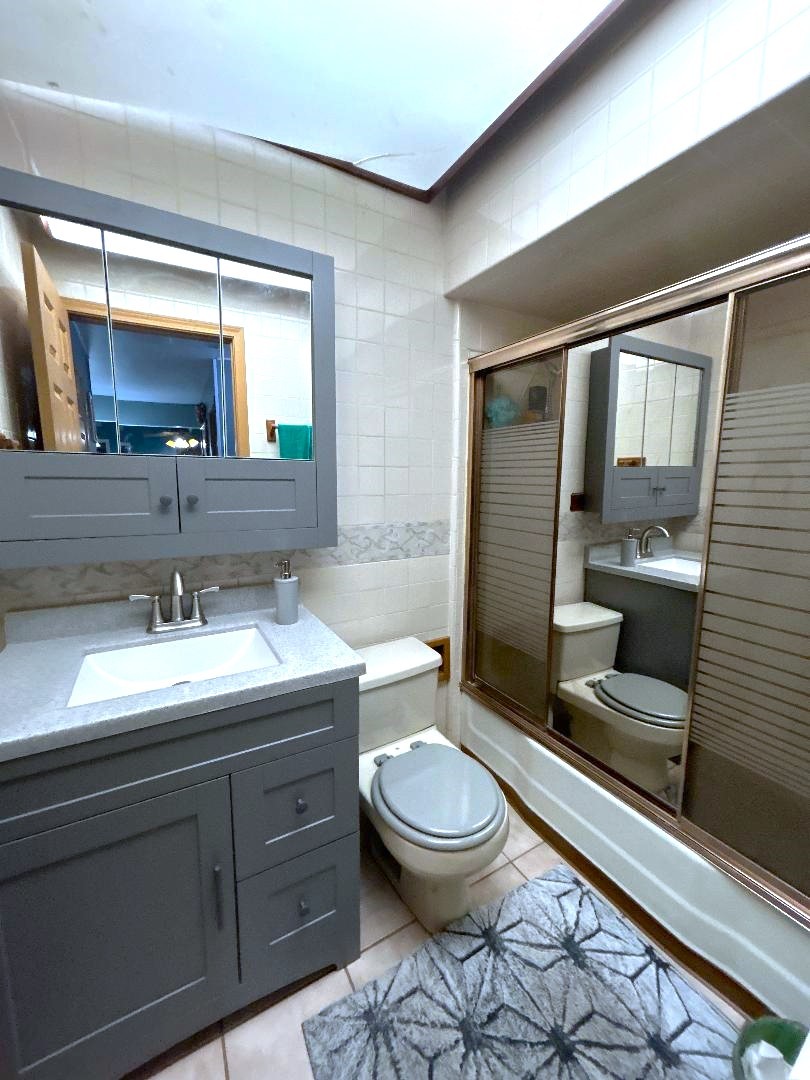 16409 Craig Drive, Oak Forest, IL 60452