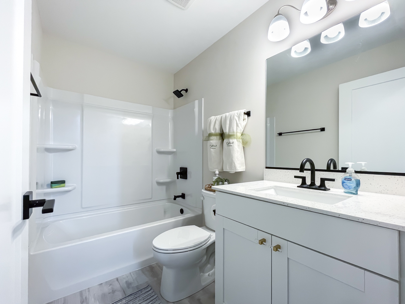 225 Regency Court #A, Wauconda, IL 60084