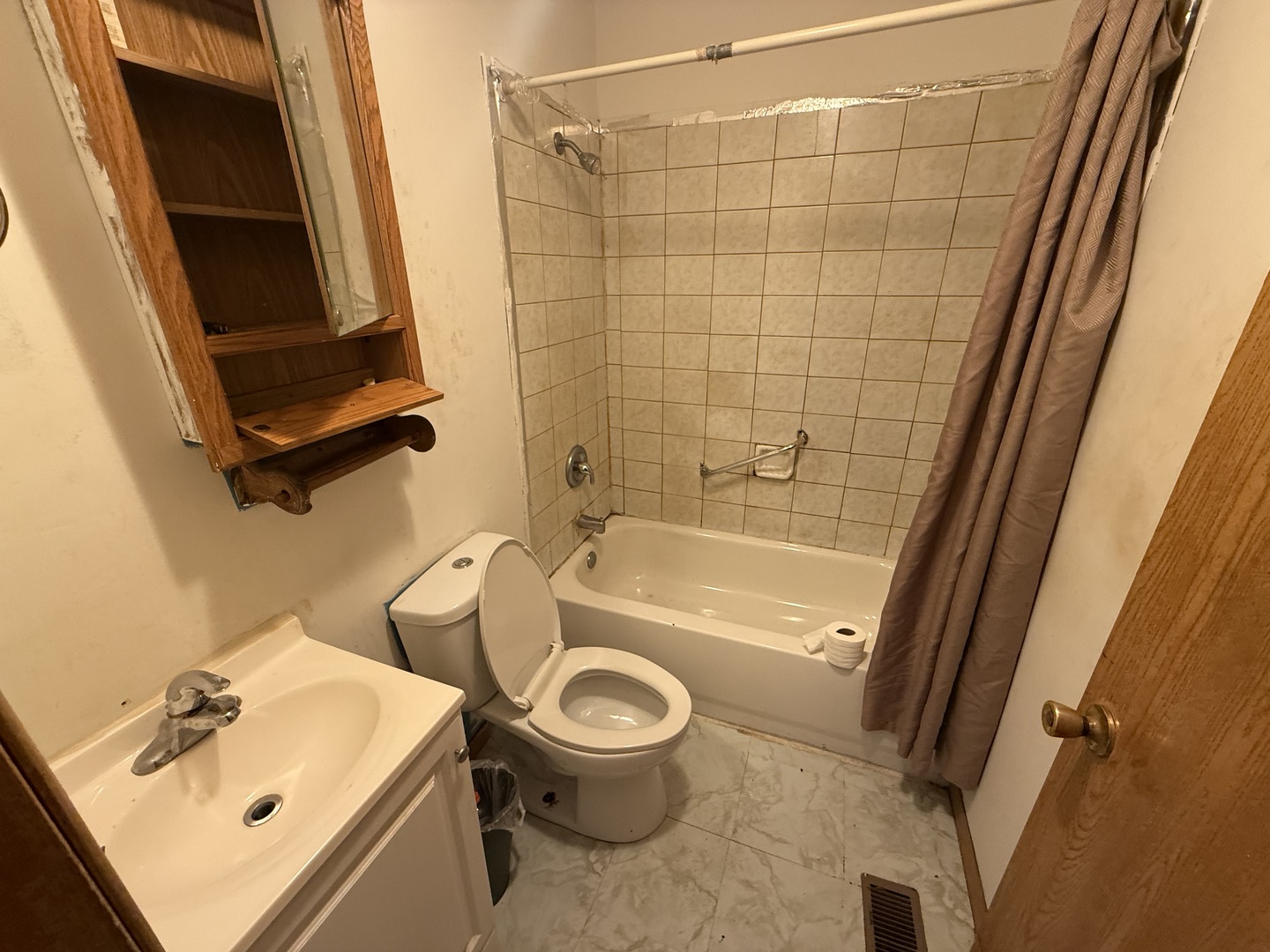 15311 Winchester Avenue, Harvey, IL 60426