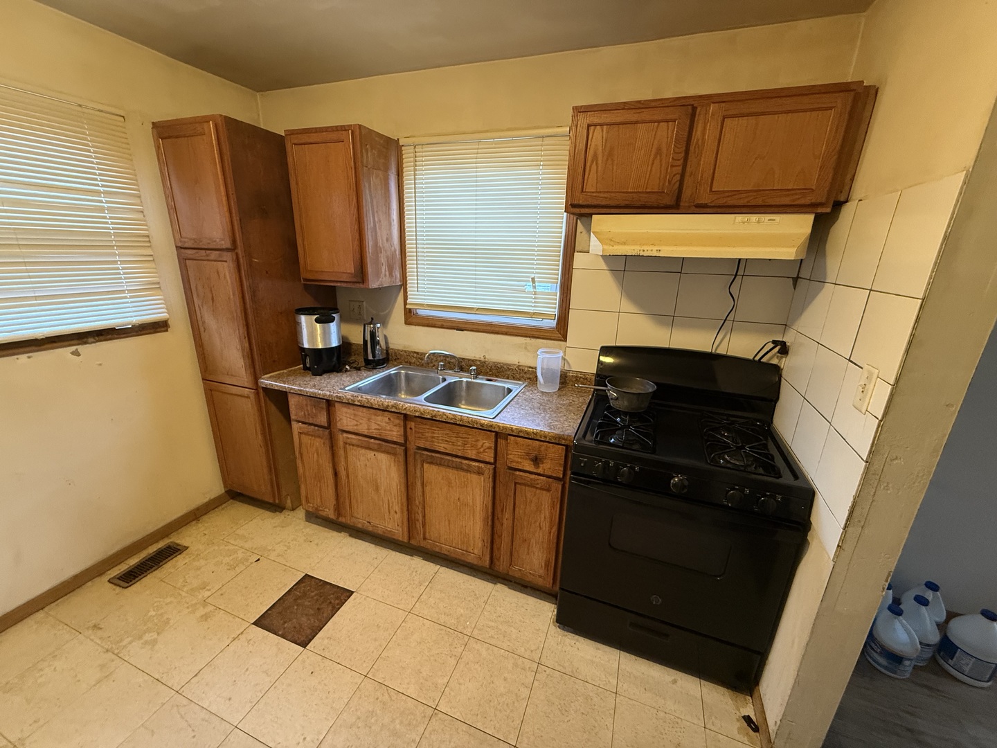 15311 Winchester Avenue, Harvey, IL 60426