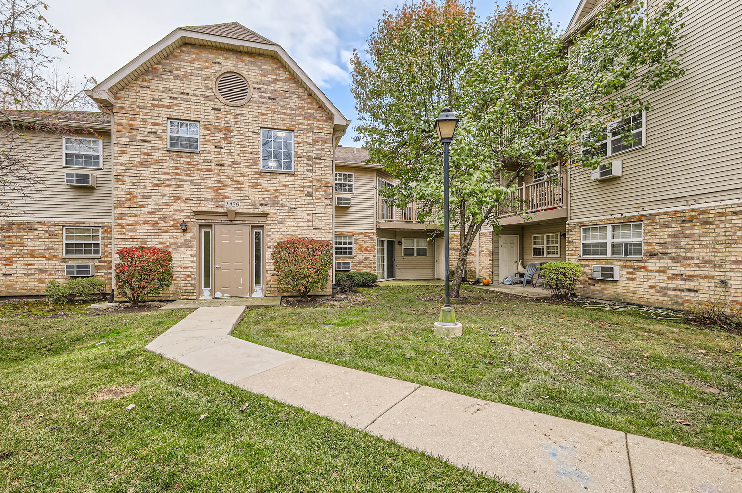 1520 Sand Bar Court #2C, Round Lake Beach, IL 60073