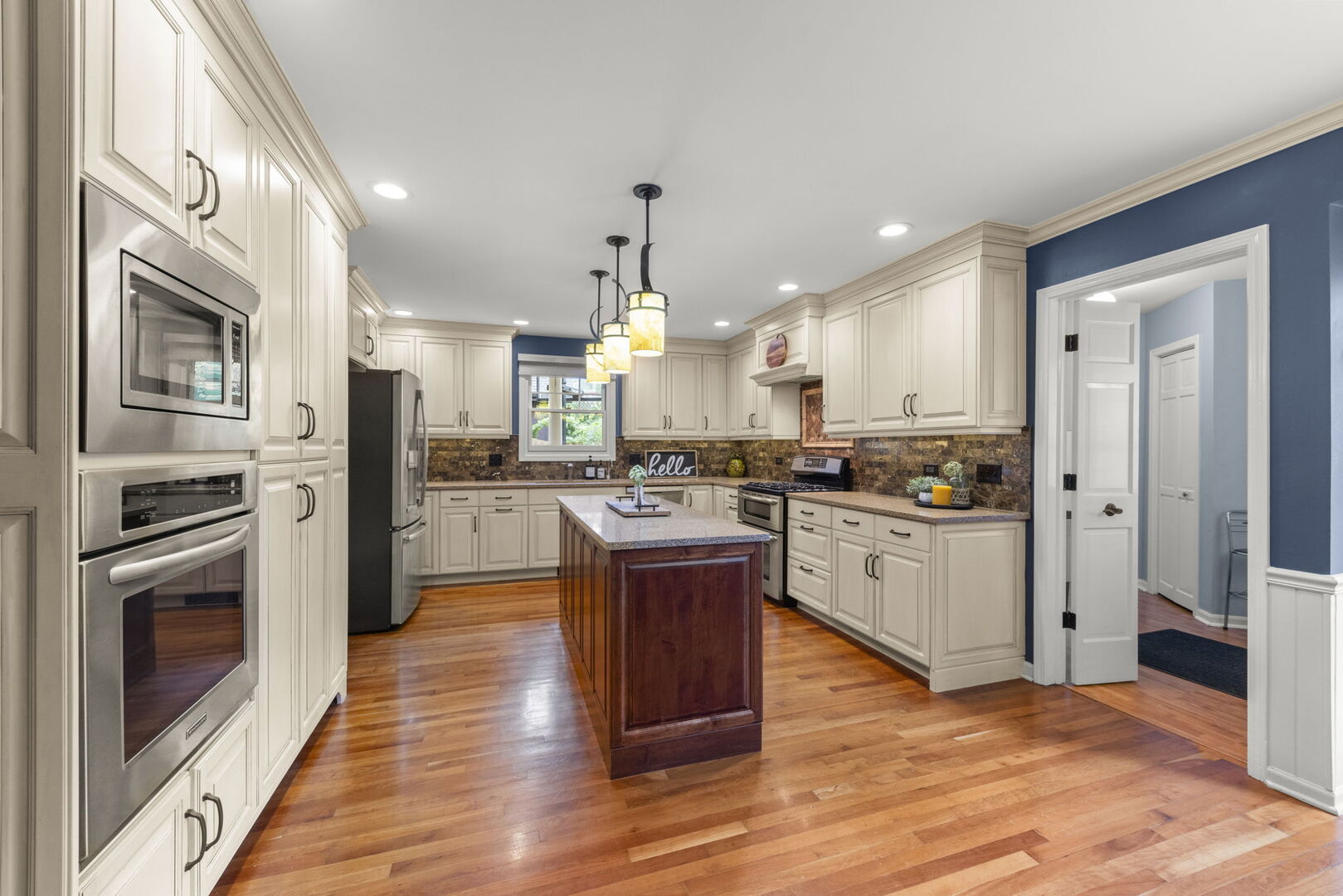 1310 Yorkshire Woods Court, Wheaton, IL 60189