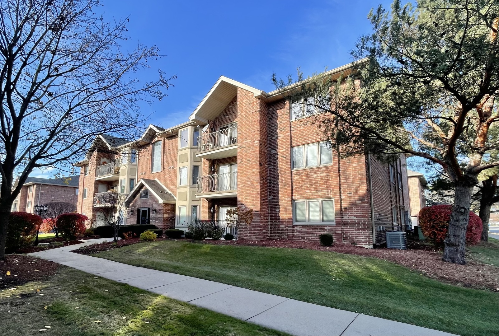 9410 Melvina Avenue #2NW, Oak Lawn, IL 60453