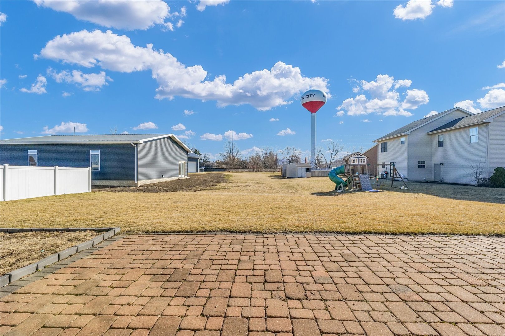 704 Falcon Drive, Gibson City, IL 60936