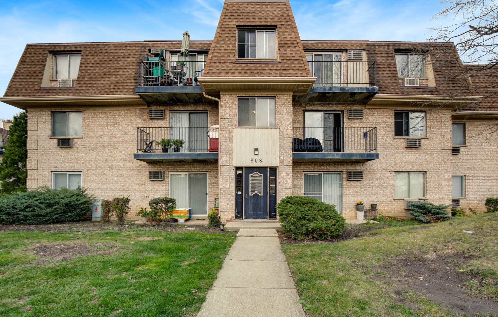 208 Shorewood Drive #GB, Glendale Heights, IL 60139