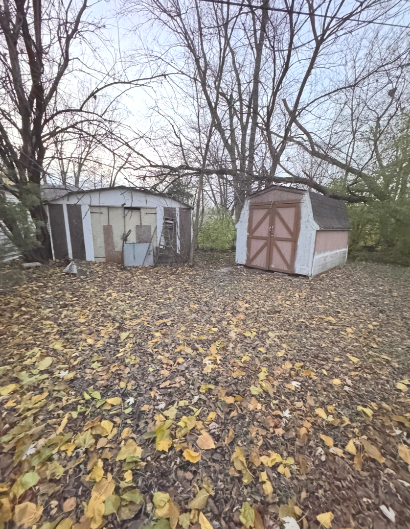 655 W Lorraine Avenue, Elmhurst, IL 60126