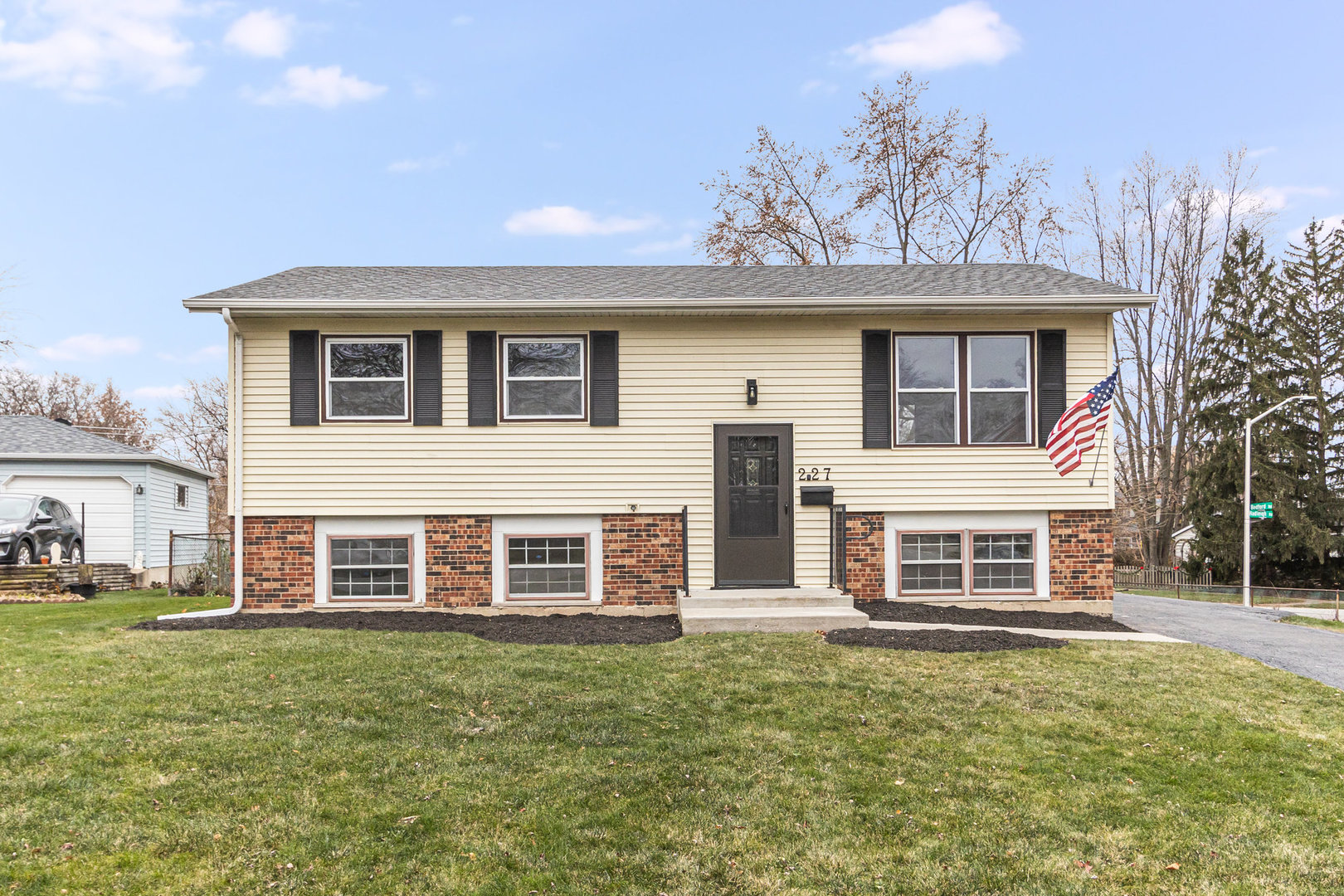 227 Hadleigh Road, Bolingbrook, IL 60440