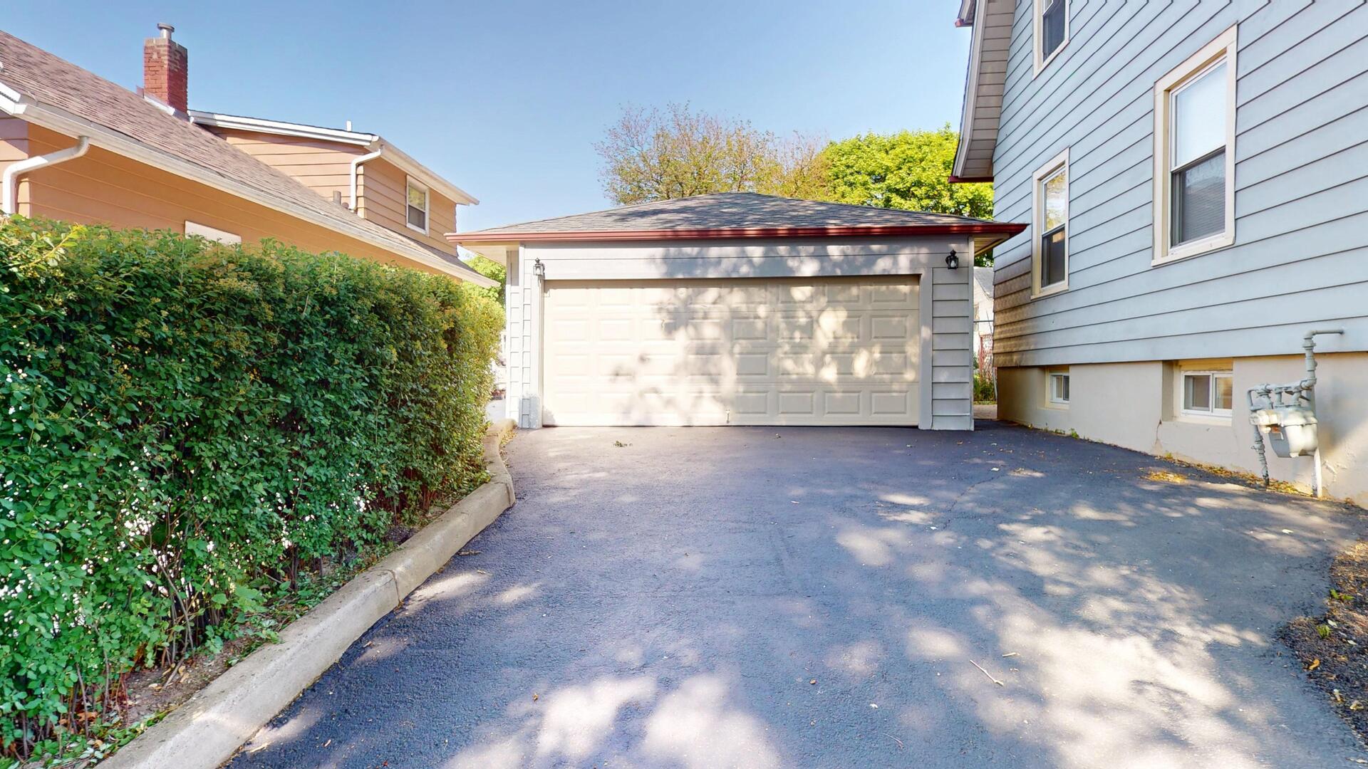 668 Hill Avenue, Elgin, IL 60120