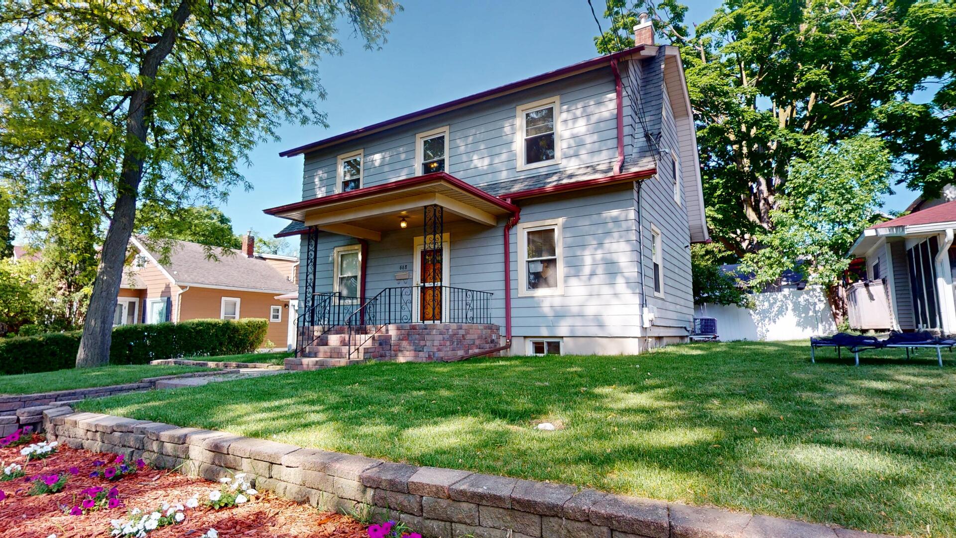 668 Hill Avenue, Elgin, IL 60120
