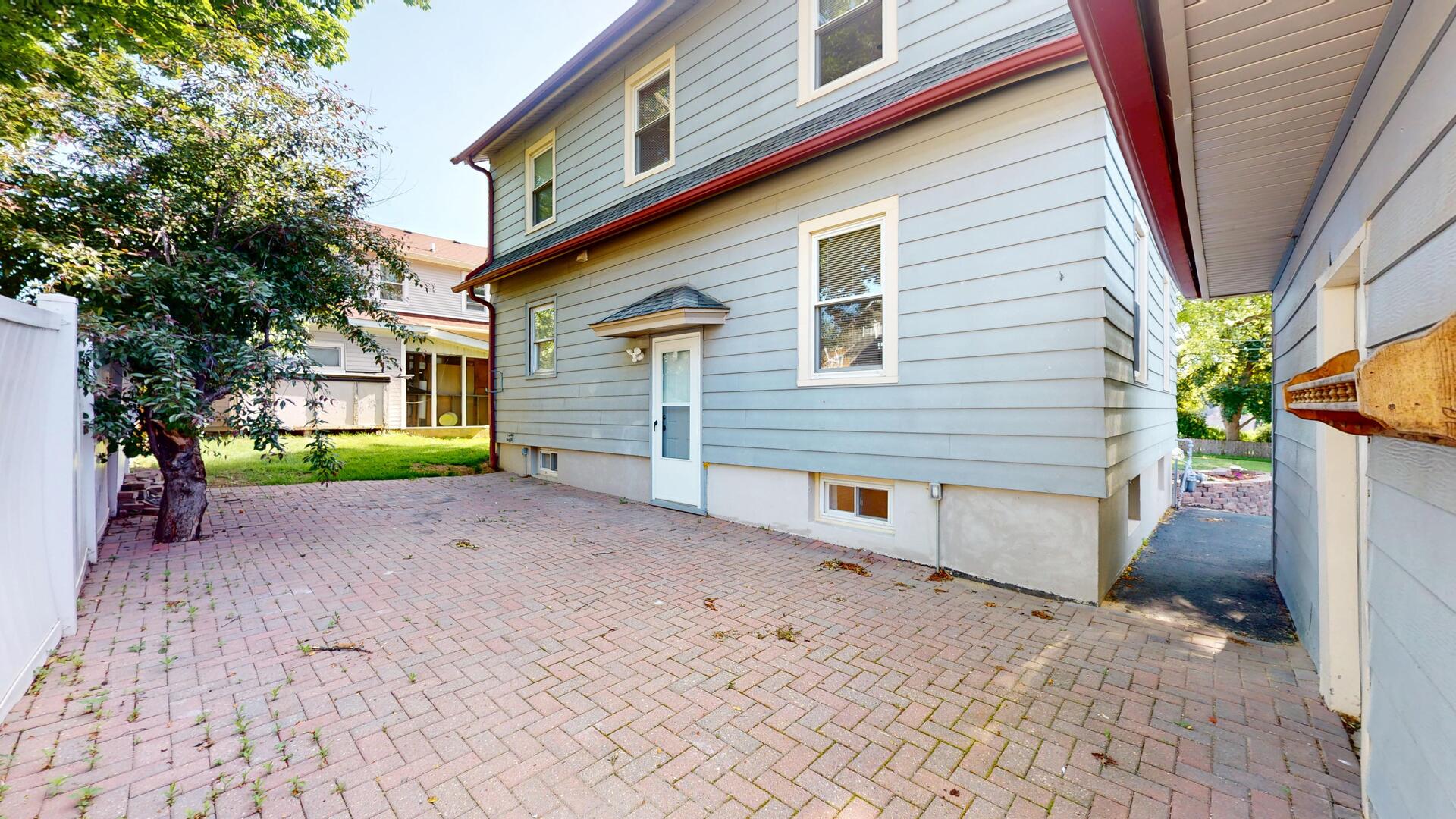 668 Hill Avenue, Elgin, IL 60120