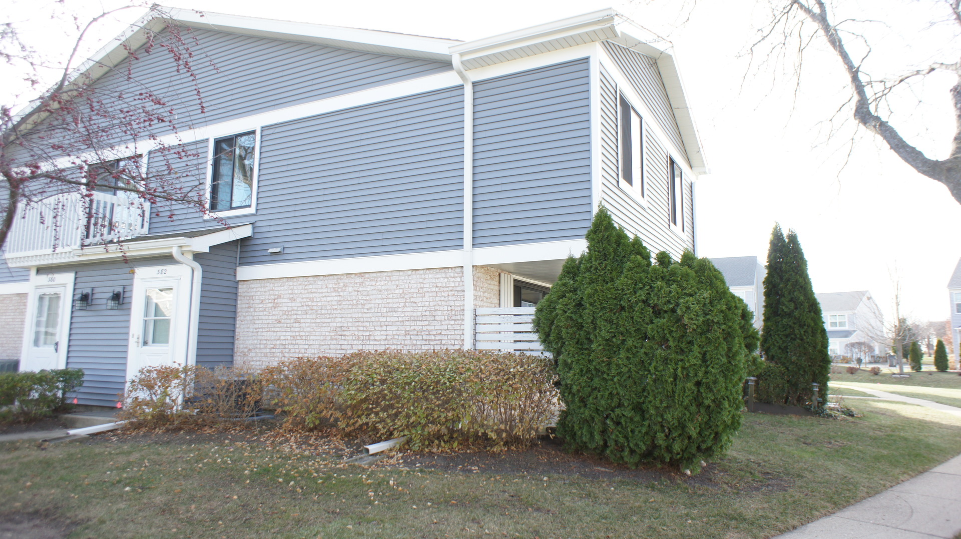 382 PIERCE Court #382, Vernon Hills, IL 60061