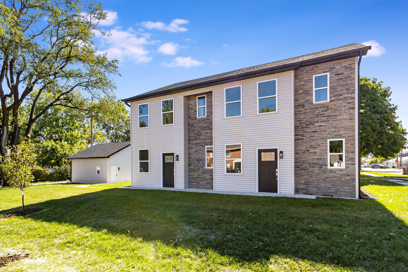 323 CLINTON Street #0, Montgomery, IL 60538