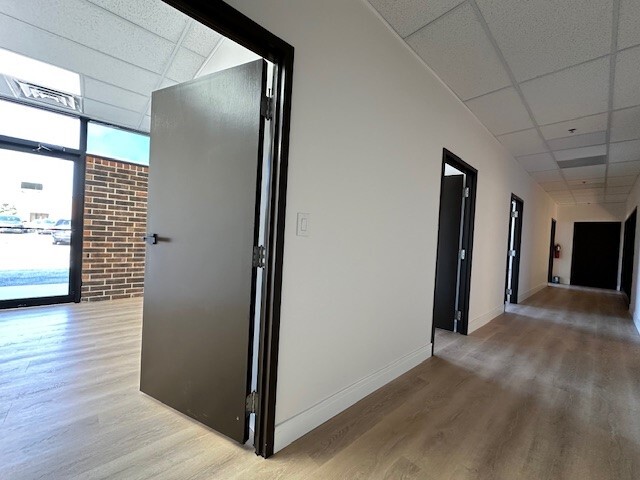 300 Marquardt Drive #102, Wheeling, IL 60090