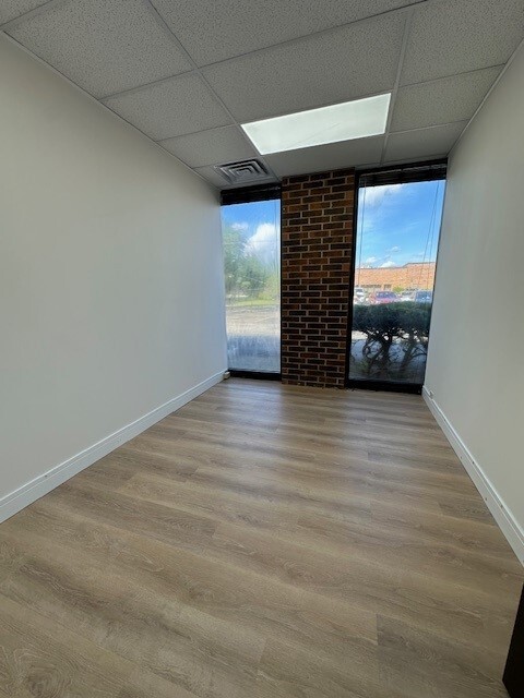 300 Marquardt Drive #102, Wheeling, IL 60090