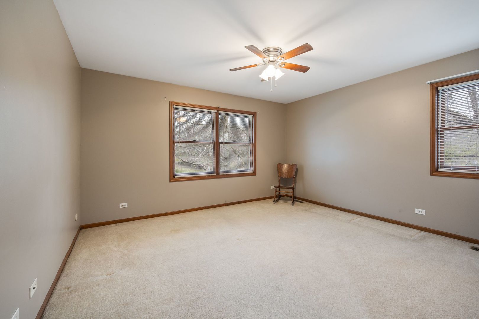 727 OLD HUNT Road, Fox River Grove, IL 60021
