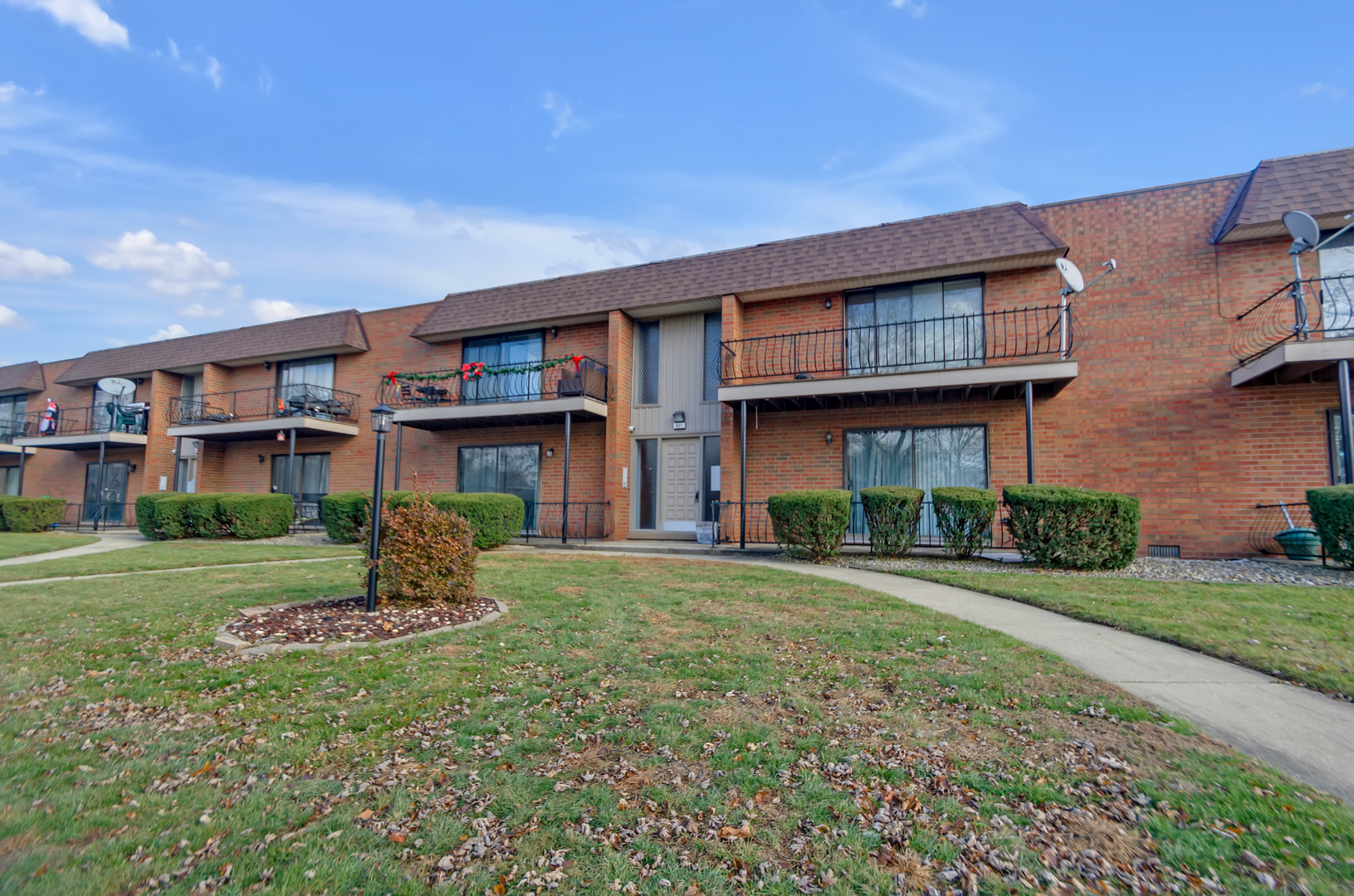 627 N Carroll Parkway #106, Glenwood, IL 60425